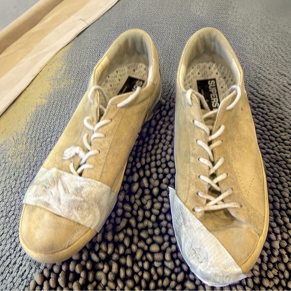 Golden Goose Superstar - iconic edition - highly collectible - great condition